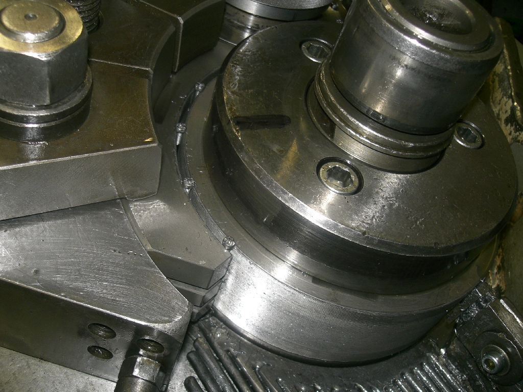 Körmángorló gép (1200db/perc)