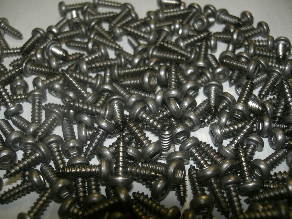 2,9-es A2-es rozsdamentes belső kulcsnyílású lemezcsavar